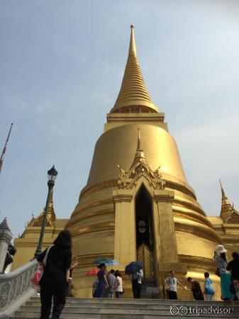 エメラルド寺院にて