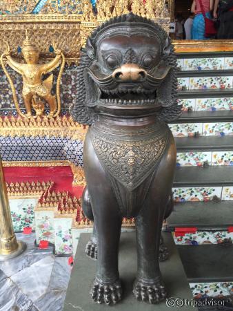 Emerald Buddha temple