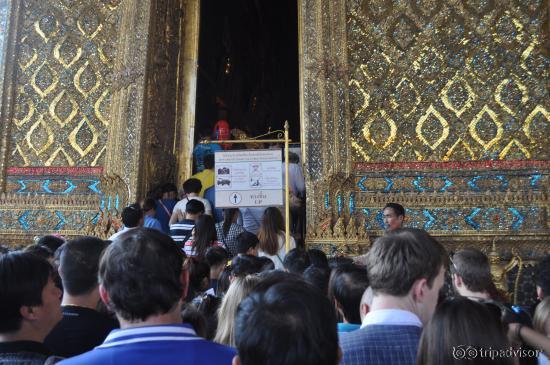 Hot and extremely crowded on New Year's Day weekend!