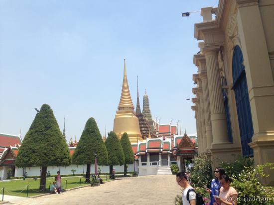 Before enter the paid zone