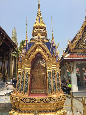 Temple du Bouddha d’Émeraude (Wat Phra Kaeo)