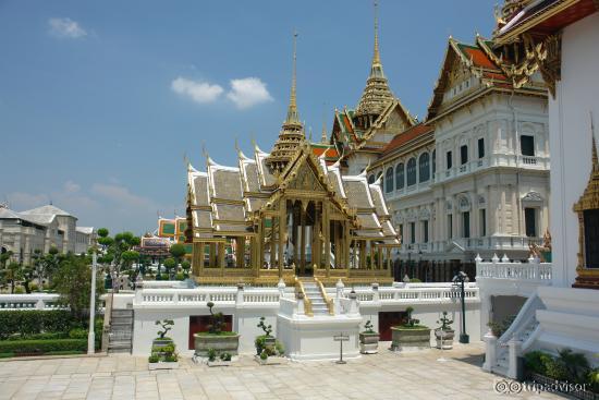 Bangkok : Le Grand Palace dans l'enceinte du Wat Phra Keo.