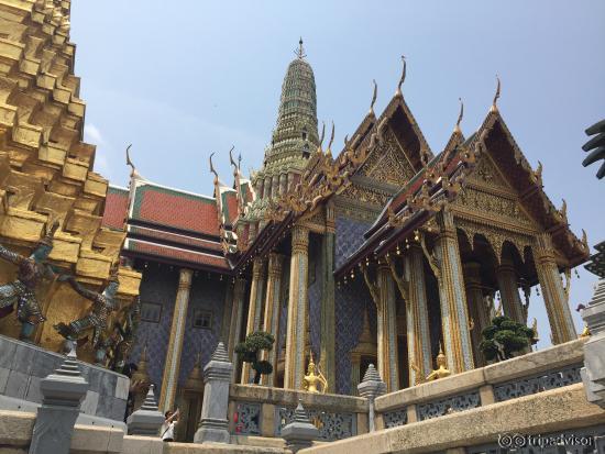 Temple du Bouddha d’Émeraude (Wat Phra Kaeo)