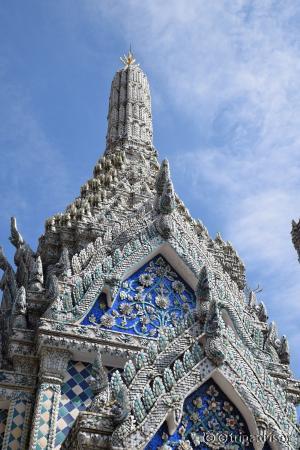 The grounds outside the Emerald Buddah