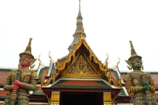 Temple of the Emerald Buddha (Wat Phra Kaew)