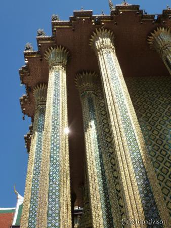 Temple where the original Lord Buddha's bones are.