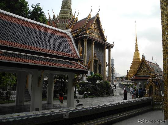 many temples and halls all in the one place