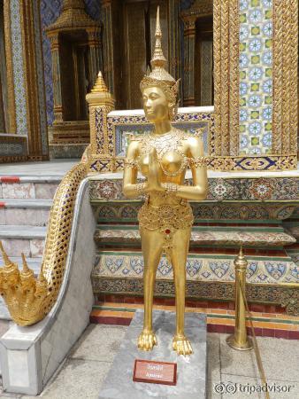 Outside Wat Phra Kaew