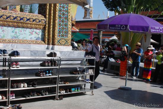 Shoe rack beside the Emerald Buddha building
