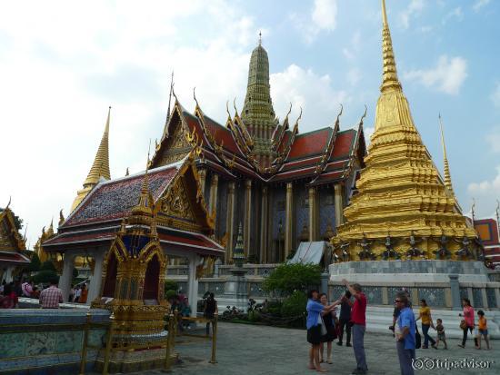 Wat Phra Kaew [Temple of the Emerald Buddha]