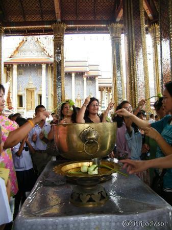 Templo del buda esmeralda es parte del recorrido del gran palace