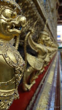 Detalhes ao lado de fora do buda esmeralda