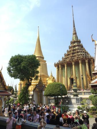 Tourists & The Grand Palace
