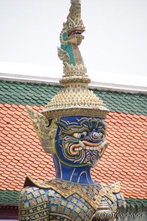 Um den Wat Phra herum