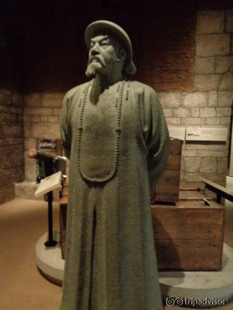 아편을 몰수하여 불태운 중국의 영웅 임칙서동상