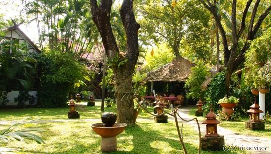 Mandalay und Skulpturen