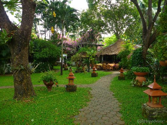 Path to the dining area