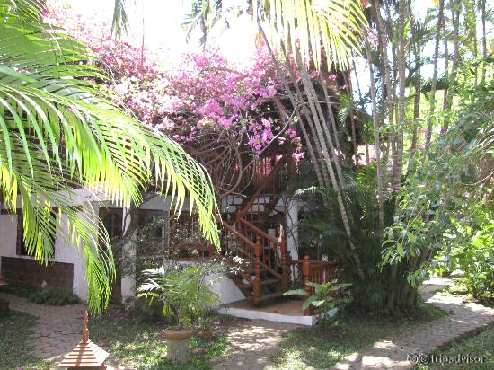 View of next room (Sukhothai)