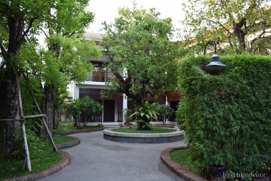 Beautiful Walkway to the Rooms