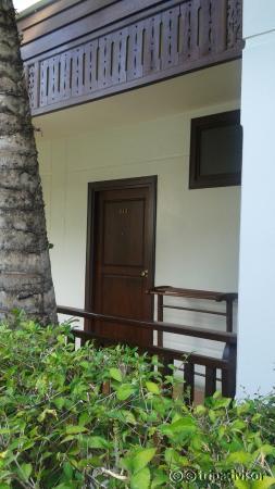 Entrance to superior room - near the pool area