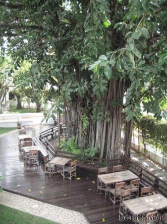 Rimping Village dining area