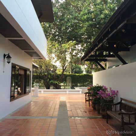 The grounds have a very peaceful, zen-like quality.