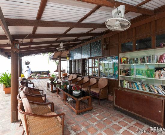 Lobby at the Vongdeuan Resort