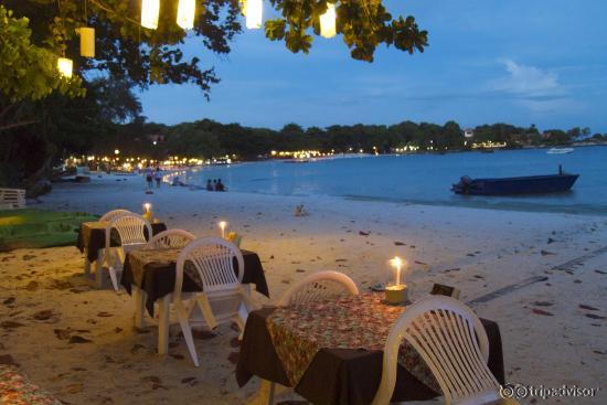 le restaurant de nut pied dans le sable