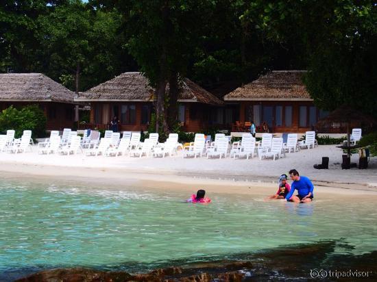 ชายหาดหน้ารีสอร์ท