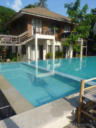 Poolside villa and pool