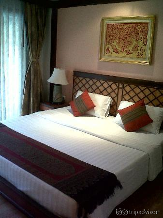 Extremely firm mattress.. which I liked!