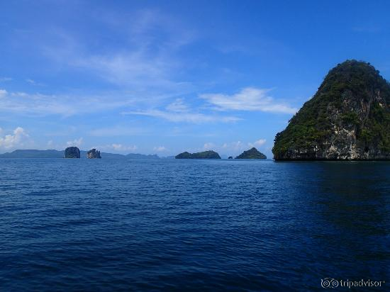 Longboar trip to nearby islands