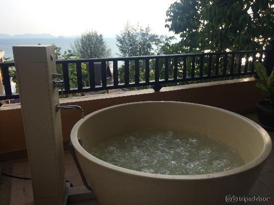 Jacuzzi with a view, room 4401