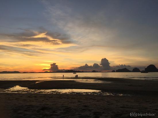 Sunset on Tup Kaek beach