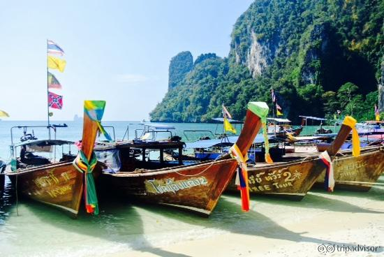 long tails at Hong Island