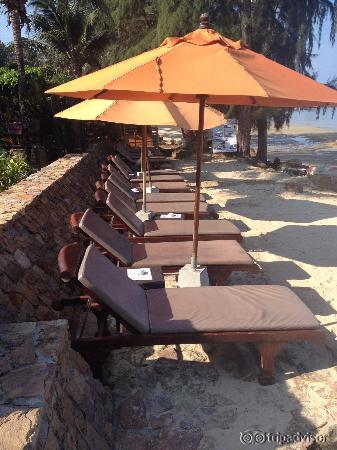 Plage et transats hotel