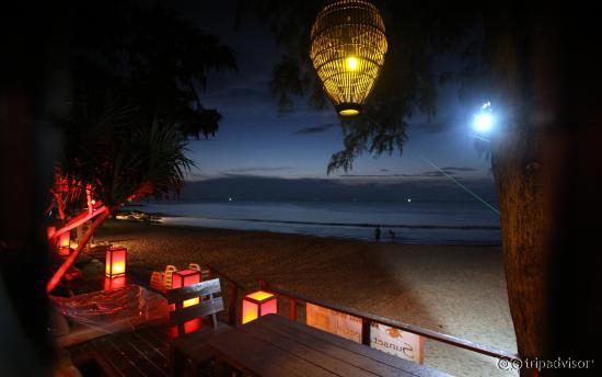 Lanta Castaway Beach Resort Bar View