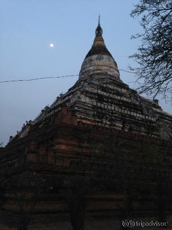The temple after sunset...