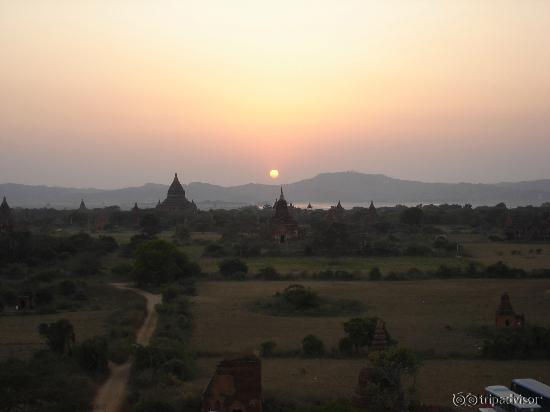 Awesome sunset as seen from the top of Shwesandaw Pagoda in Bagan