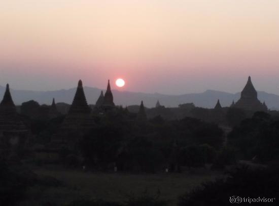 Sunset at Shwesandaw 2