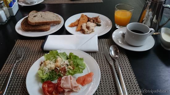 朝食