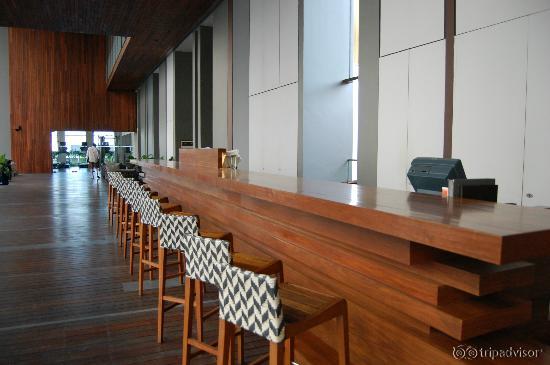 Pool Bar