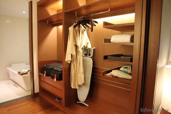 Huge studio suite!