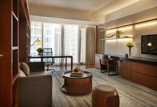 Hansar Bangkok Vertigo Suite Living