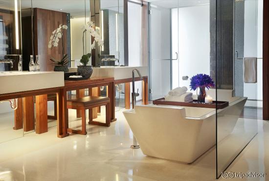 Hansar Bangkok Vertigo Suite Bathroom
