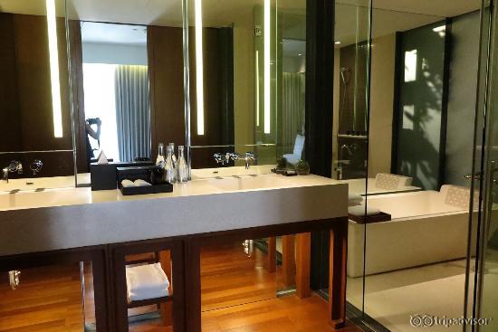 Urban Suites - Bathroom