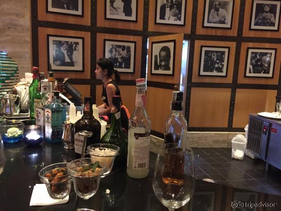 The bar at the Lounge cocktail hour