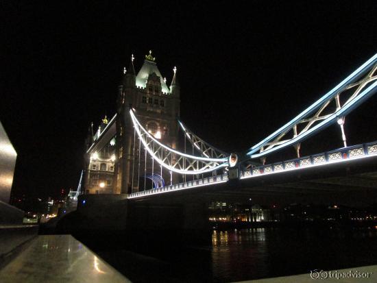 Tower Bridge, vlakbij het hotel