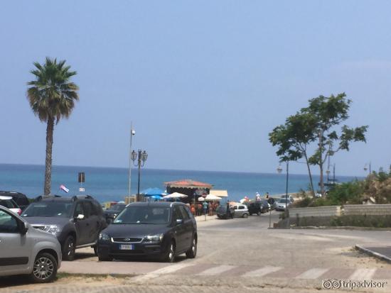 Parcheggio vicino alla spiaggia libera