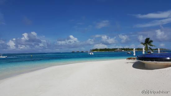 메일풀에서 바라본 비치